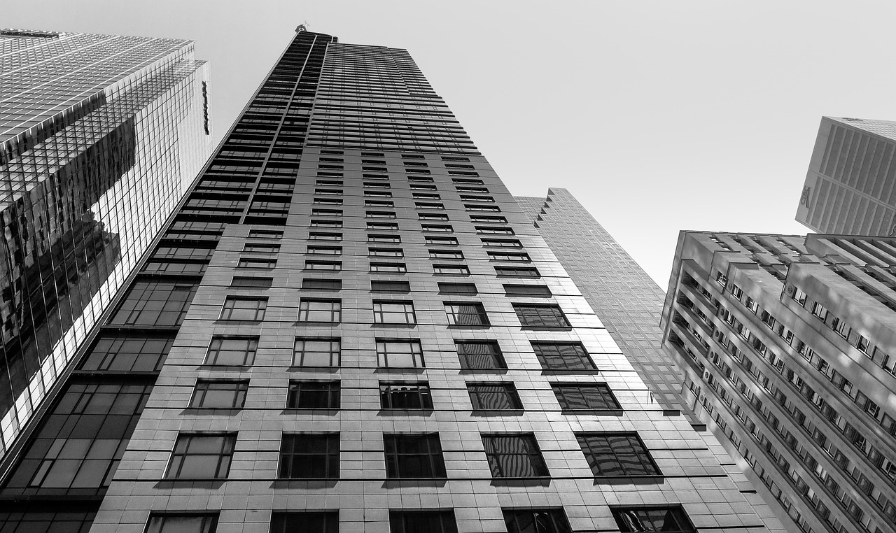 现代建筑技术革新趋势，保温隔热建筑的研究与实践