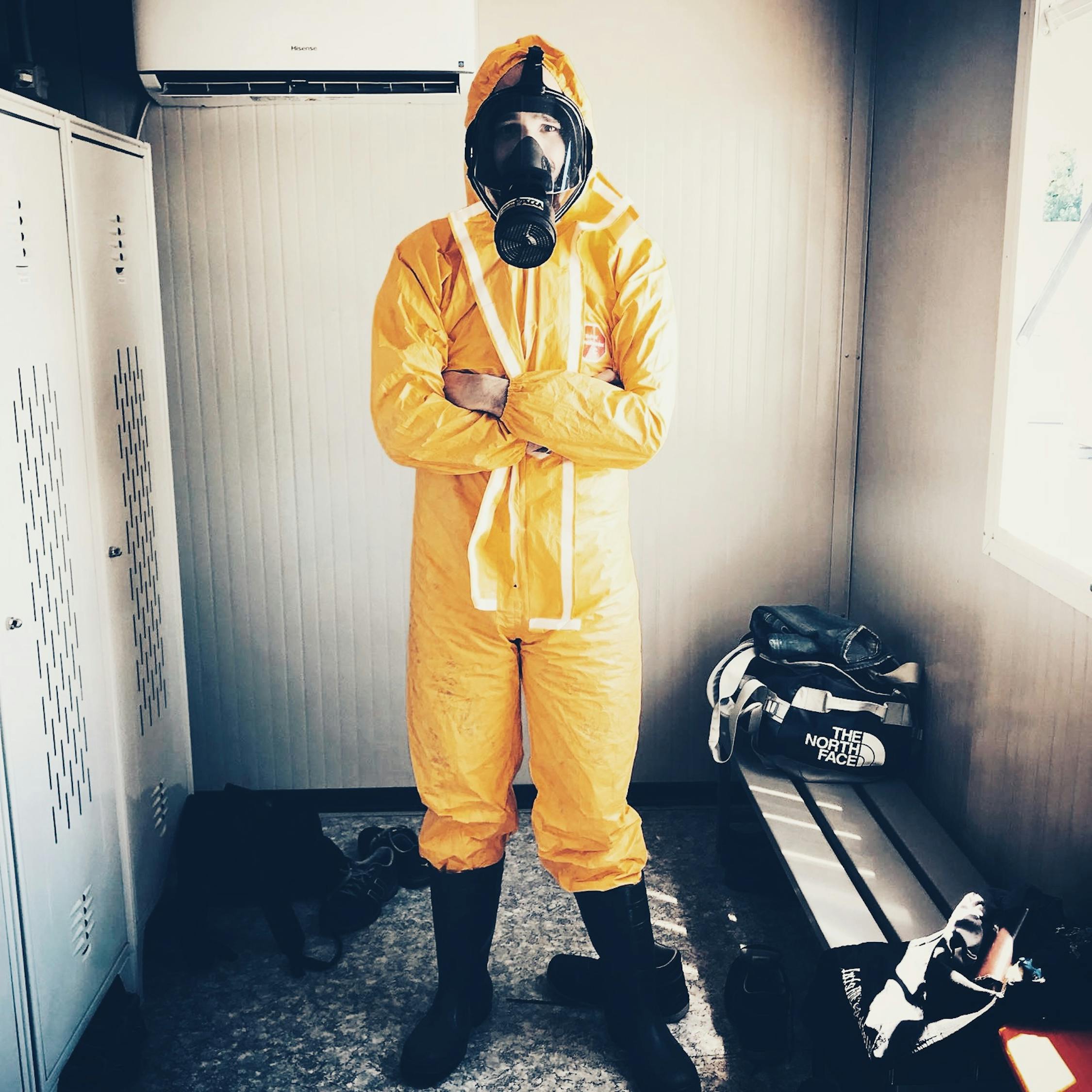 防岩棉服，守护安全，温暖生活的专业防护服